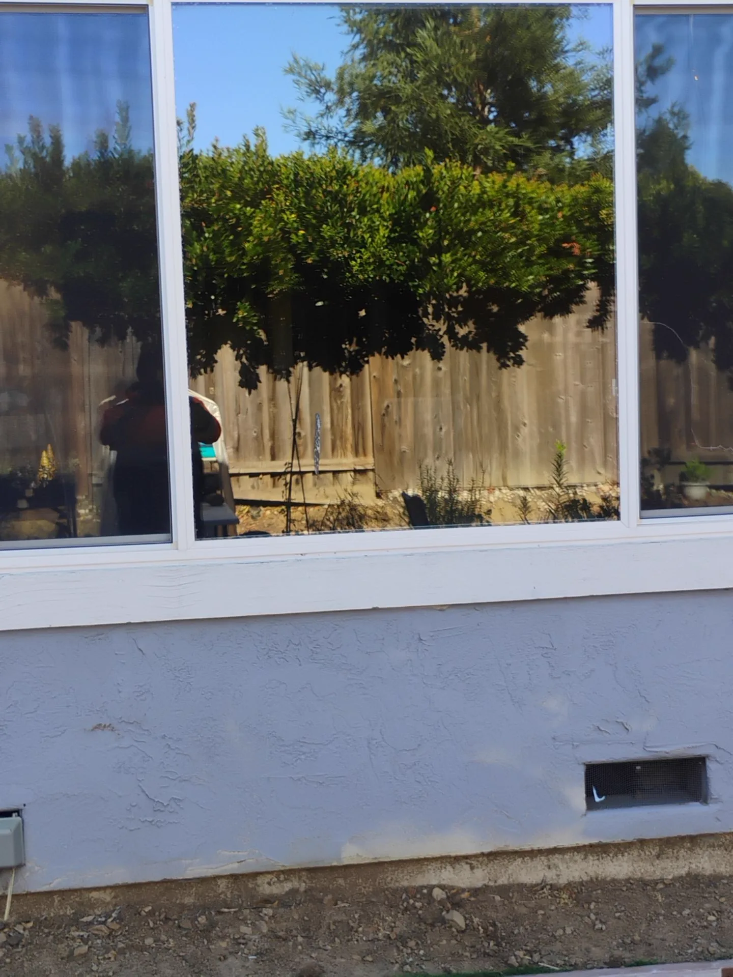Old windows before replacement in Martinez CA — AMG Doors & Windows — photo 7 of 15