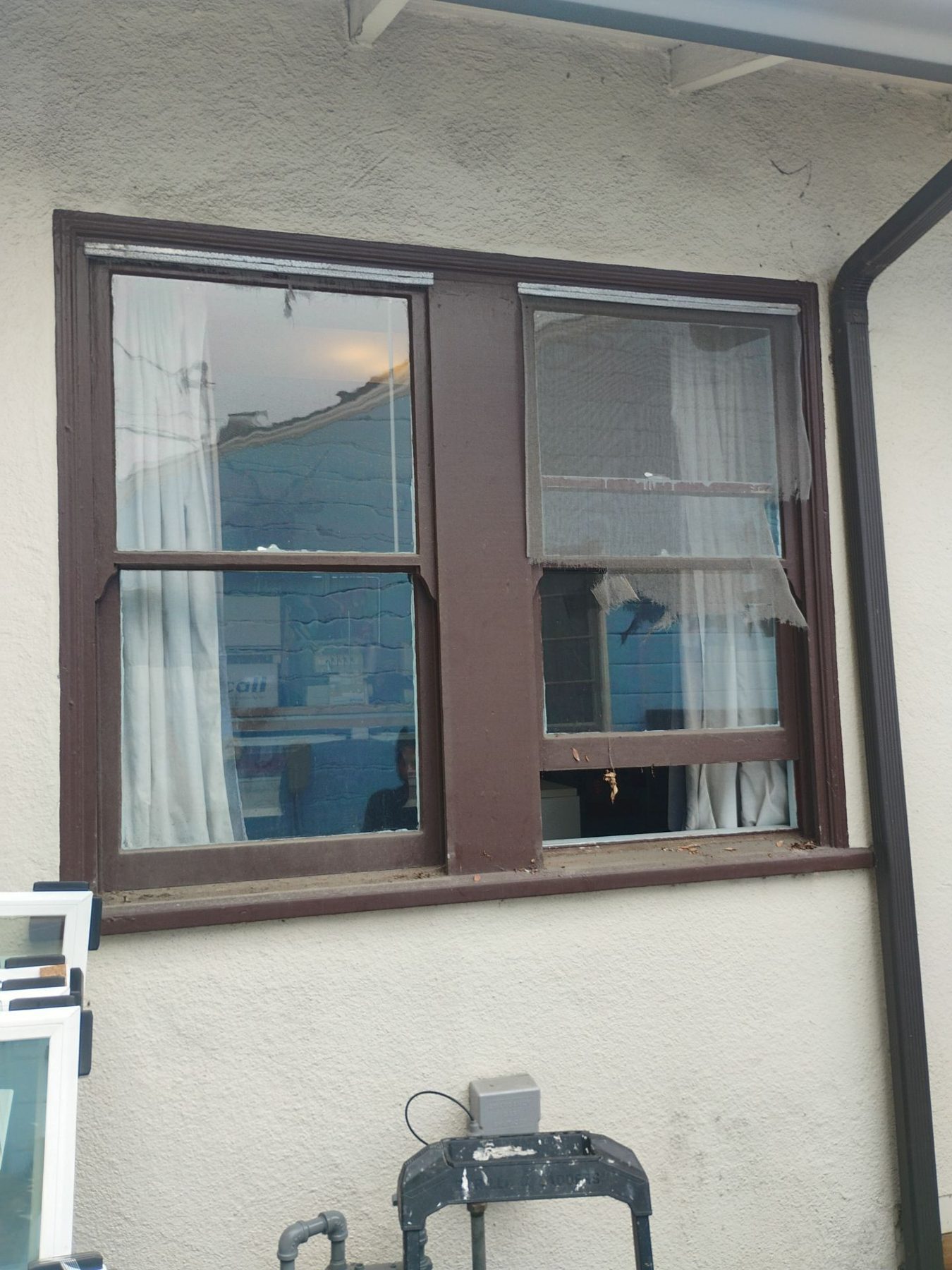 AMG Doors & Windows Anlin anlin window replacement in El Cerrito, CA (before) (9/10)