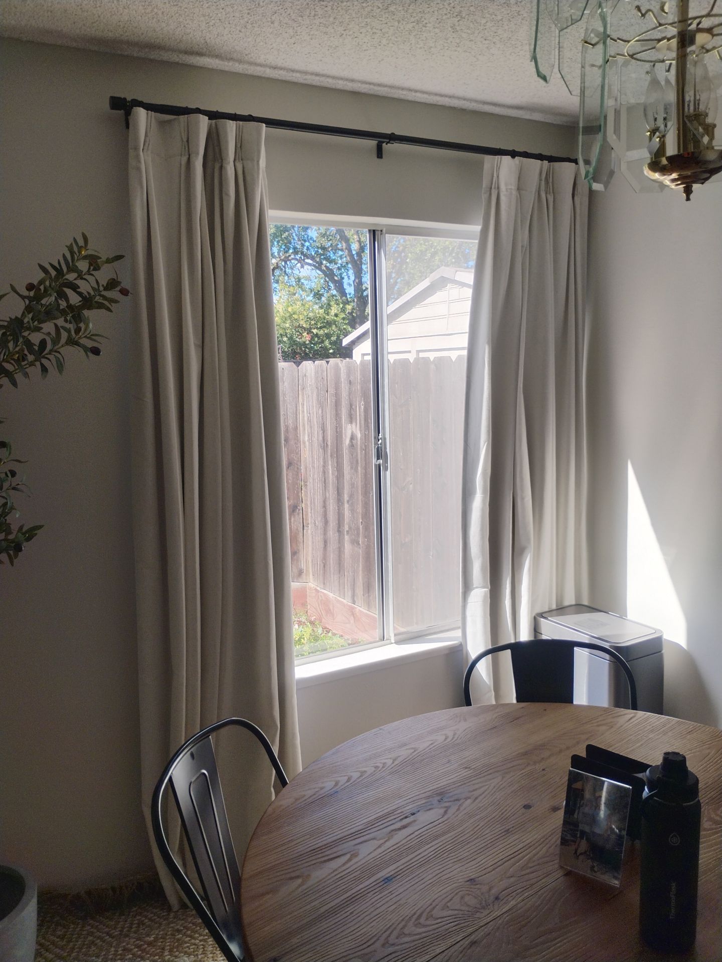 Old foggy aluminum windows before replacement in Martinez CA — AMG Doors & Windows — photo 7 of 18