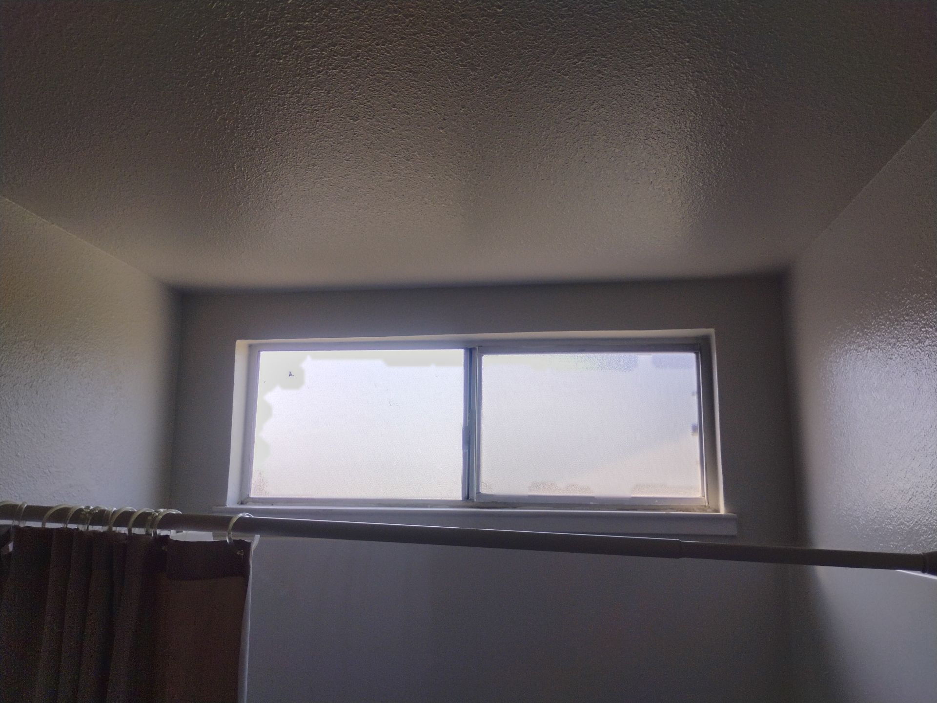 Old foggy aluminum windows before replacement in Martinez CA — AMG Doors & Windows — photo 11 of 18