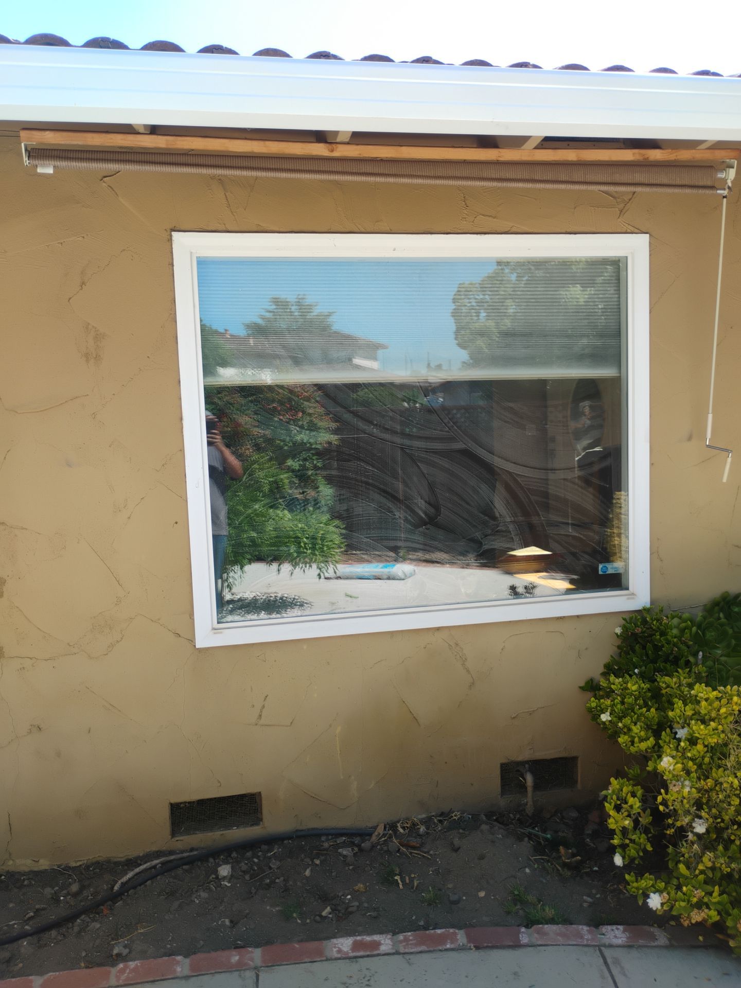 Geometric window before replacement — San Jose CA AMG Doors & Windows project — photo 14 of 15